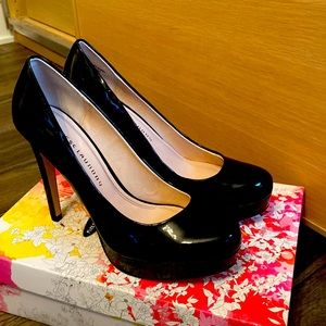 Chinese Laundry Wonder Platform Pumps - NWT - Black Patent